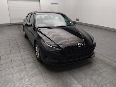 Used 2021 Hyundai Elantra SE FWD image 13