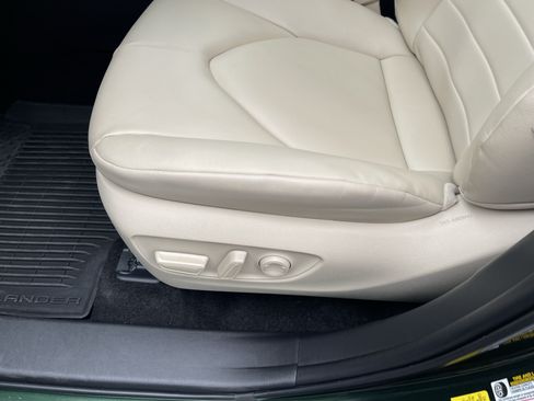 Certified 2025 Toyota Highlander XLE AWD/4WD image 18