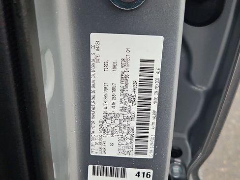 Used 2024 Toyota Tacoma TRD Off-Road image 32