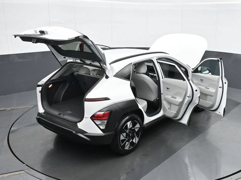 Used 2025 Hyundai Kona SEL FWD image 40