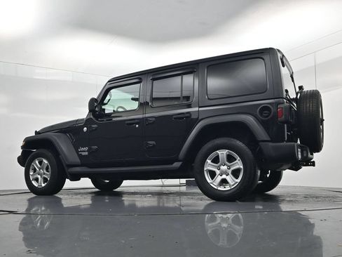 Used 2018 Jeep Wrangler Unlimited Sport S AWD/4WD image 38