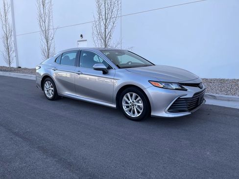 Used 2024 Toyota Camry LE image 7