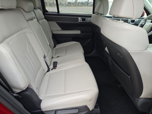 Used 2025 Hyundai Santa Fe SEL FWD image 30
