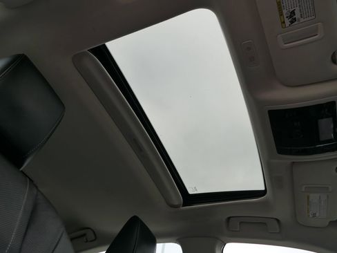 Used 2024 Lexus ES 300h w/ Accessory Package (Z2) image 28