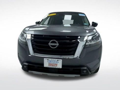 Used 2022 Nissan Pathfinder Platinum w/ Cargo Package image 20