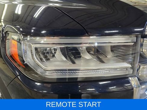 Used 2021 GMC Acadia SLT w/ Preferred Package image 5