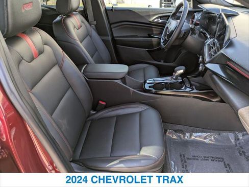 Used 2024 Chevrolet Trax RS w/ Sunroof Package image 25