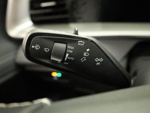 New 2026 Volkswagen Tiguan SE AWD/4WD image 25