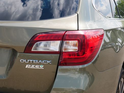 Used 2016 Subaru Outback 2.5i Limited AWD/4WD image 17
