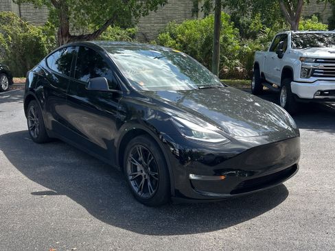 Used 2025 Tesla Model Y Long Range AWD/4WD image 7