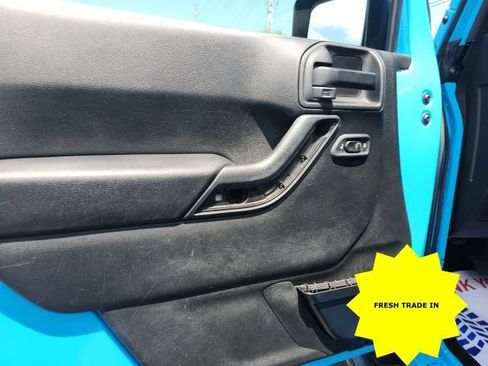 Used 2017 Jeep Wrangler Sport w/ Quick Order Package 24S AWD/4WD image 14