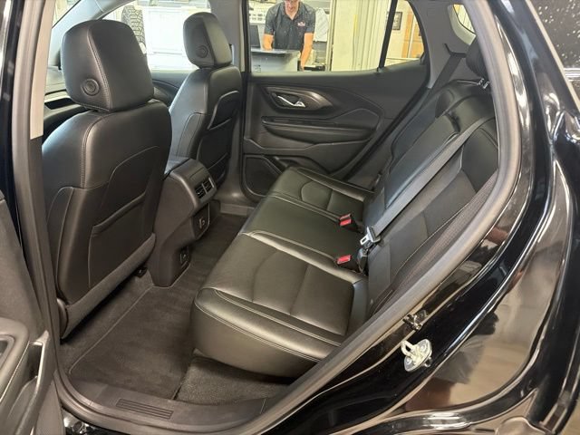 Used 2024 GMC Terrain SLT AWD/4WD image 33
