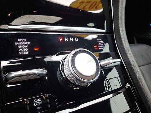 Used 2022 Jeep Grand Cherokee Overland image 16