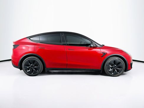 Used 2023 Tesla Model Y Long Range image 10