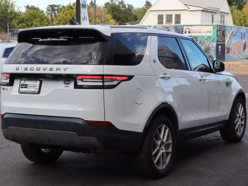 Used 2020 Land Rover Discovery SE image 5