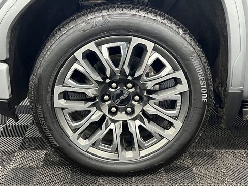 Used 2024 GMC Sierra 1500 Denali Ultimate image 10