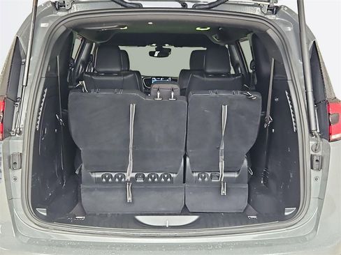 Used 2022 Chrysler Pacifica Touring-L w/ S Appearance Package image 24