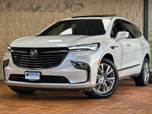 Used 2022 Buick Enclave Essence w/ Experience Buick Package image 2