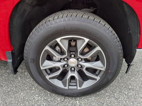 Used 2024 Chevrolet Silverado 1500 LT AWD/4WD image 11