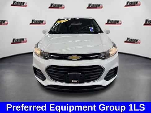 Used 2018 Chevrolet Trax LS AWD/4WD image 2