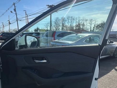 Used 2021 Nissan Rogue SV FWD image 20