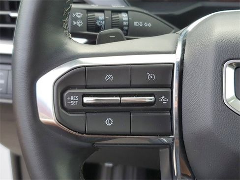 Used 2025 GMC Acadia Elevation image 12