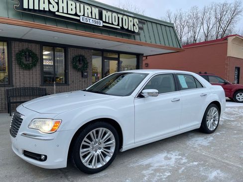 Used 2013 Chrysler 300 C w/ Light Group image 2