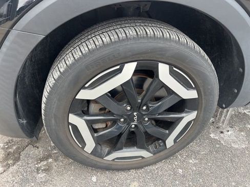 Used 2023 Kia Telluride EX w/ EX Captain's Chair Package image 18