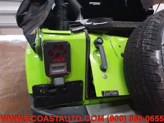 Used 2013 Jeep Wrangler Unlimited Sahara w/ Connectivity Group AWD/4WD image 17