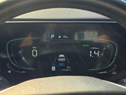 Used 2023 Kia Niro EX FWD image 18