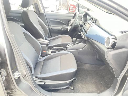 Used 2025 Nissan Versa SV FWD image 31