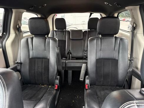 Used 2018 Dodge Grand Caravan SXT FWD image 24