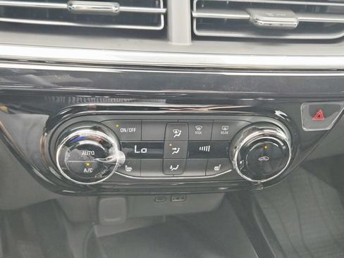 New 2026 Chevrolet Trax RS w/ Sunroof Package FWD image 21