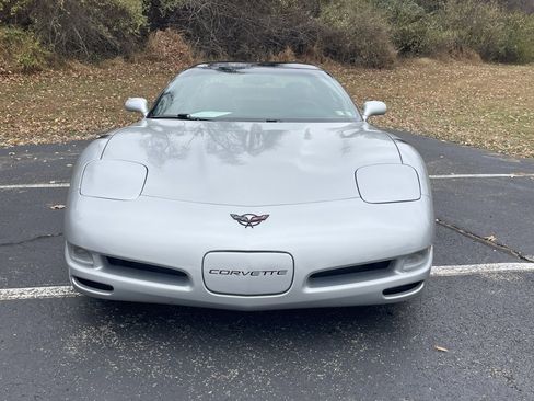 Used 1999 Chevrolet Corvette Coupe image 8