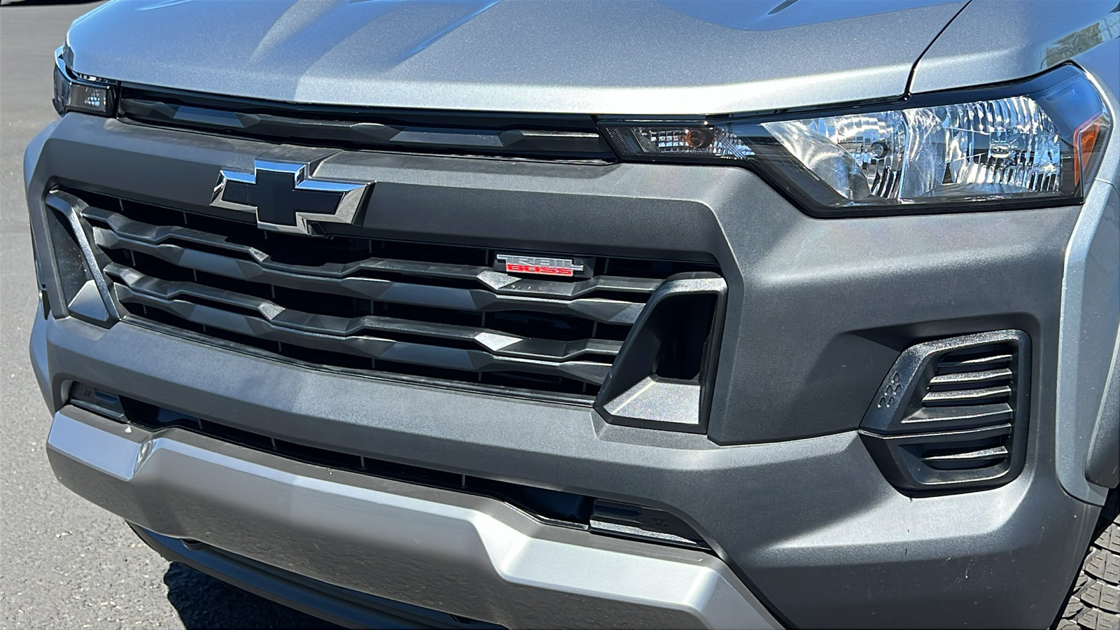 New 2026 Chevrolet Colorado Trail Boss w/ Midnight Edition AWD/4WD image 9