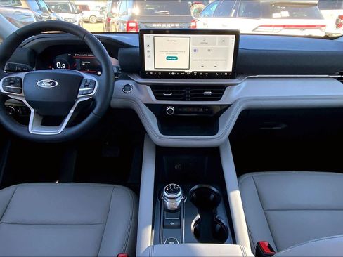 New 2026 Ford Explorer Active w/ Active Comfort Package image 5