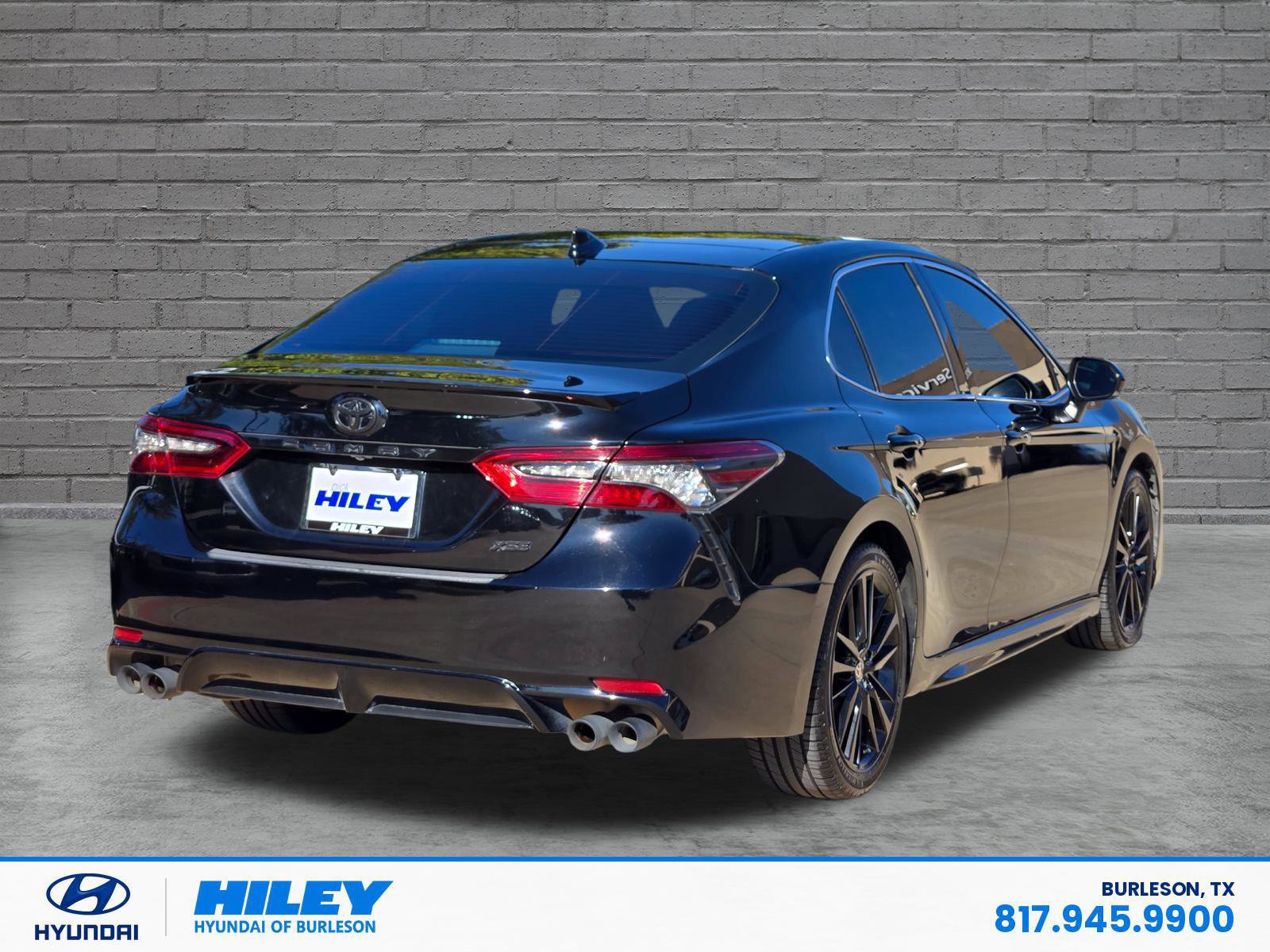 Used 2022 Toyota Camry XSE FWD image 4