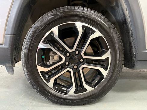 Used 2022 Jeep Compass Limited AWD/4WD image 11