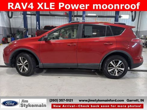 Used 2017 Toyota RAV4 XLE image 2