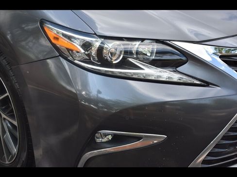 Used 2016 Lexus ES 350 w/ Navigation System Package FWD image 45