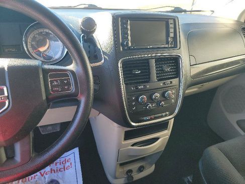 Used 2016 Dodge Grand Caravan SE w/ Quick Order Package 29E SE FWD image 16