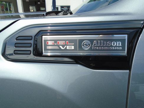 Used 2024 GMC Sierra 2500 AT4 w/ AT4 Premium Plus Package AWD/4WD image 18