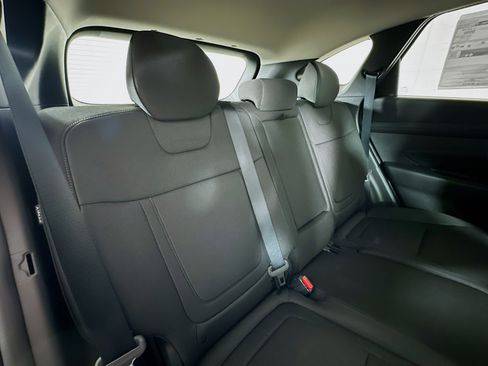 New 2025 Hyundai Tucson SE image 25