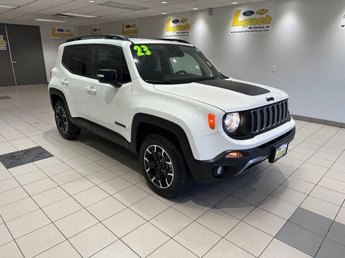 Used 2023 Jeep Renegade Latitude image 1