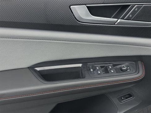 New 2026 Volkswagen Atlas Peak Edition image 17