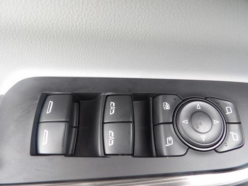 Used 2023 GMC Acadia SLT w/ Technology Package FWD image 13