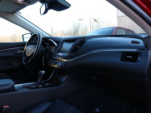 Used 2015 Chevrolet Impala LT w/ Convenience Package image 41