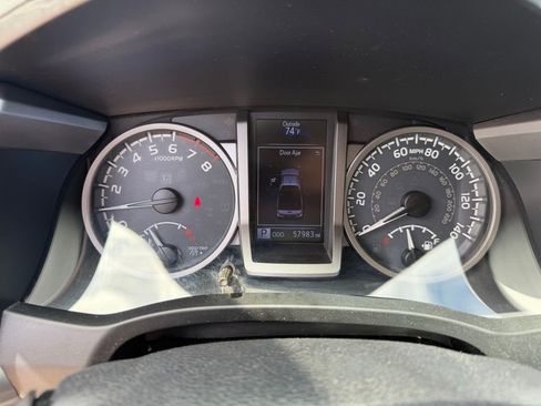 Used 2016 Toyota Tacoma SR5 w/ SR5 Appearance Package (SN) image 28