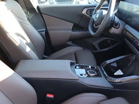 Used 2025 BMW X3 xDrive30i w/ Premium Package image 13