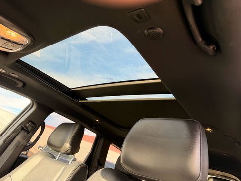 Used 2021 Jeep Grand Cherokee Limited w/ Luxury Group II image 15